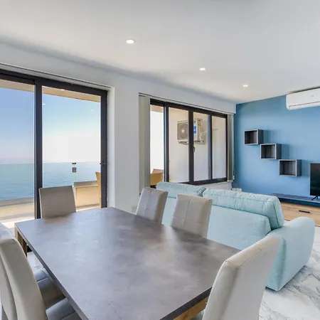 Seafront 3br In With Private Balcony By 360 Estates 公寓 *