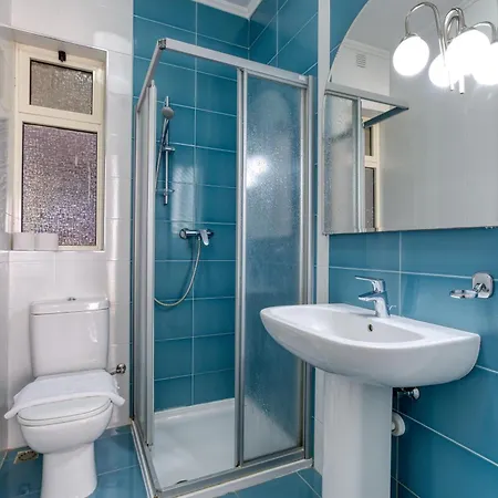 Апартаменты Seafront 3br In With Private Balcony By 360 Estates *