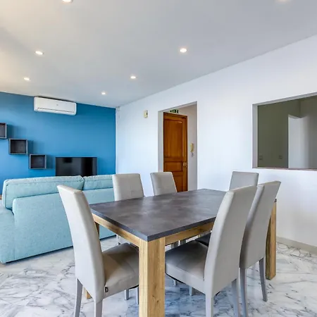 Апартаменты Seafront 3br In With Private Balcony By 360 Estates *