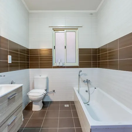 Seafront 3br In With Private Balcony By 360 Estates *