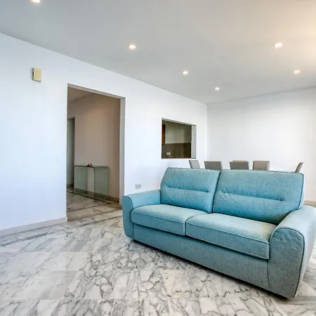 Apartamento Seafront 3br In With Private Balcony By 360 Estates