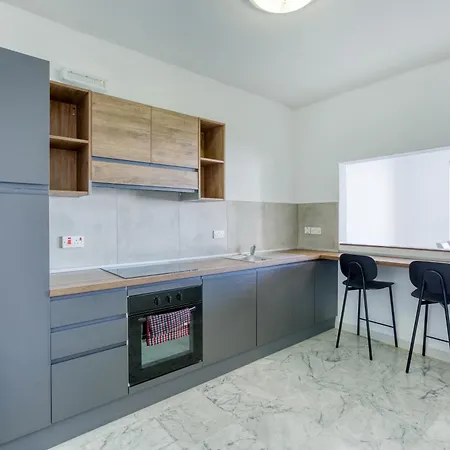 Seafront 3br In With Private Balcony By 360 Estates Apartment *