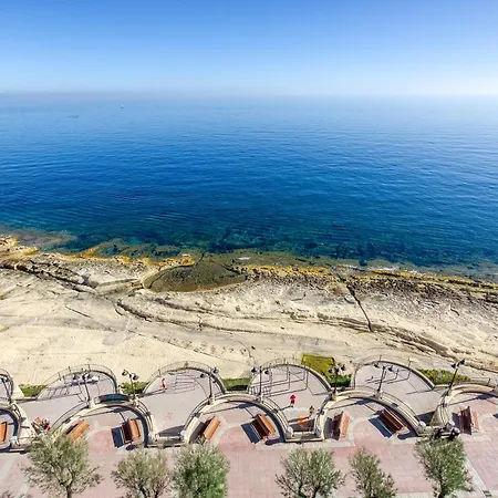 公寓 Seafront 3br In With Private Balcony By 360 Estates