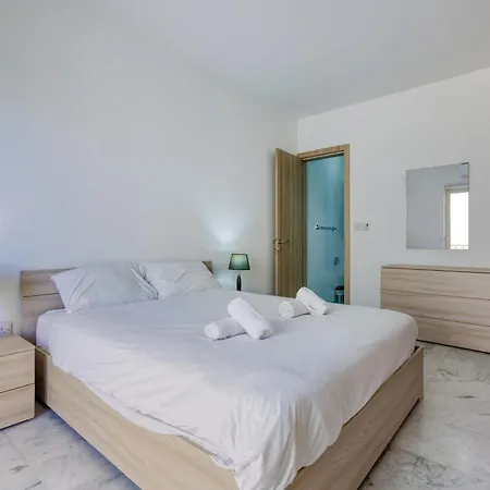 公寓 Seafront 3br In With Private Balcony By 360 Estates 斯利马