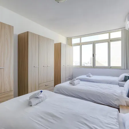 Seafront 3br In With Private Balcony By 360 Estates 公寓