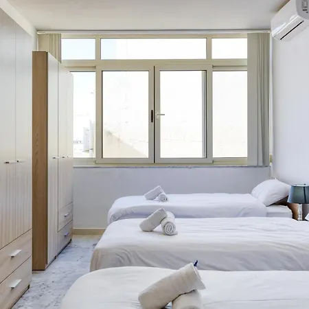 Апартаменты Seafront 3br In With Private Balcony By 360 Estates Слима